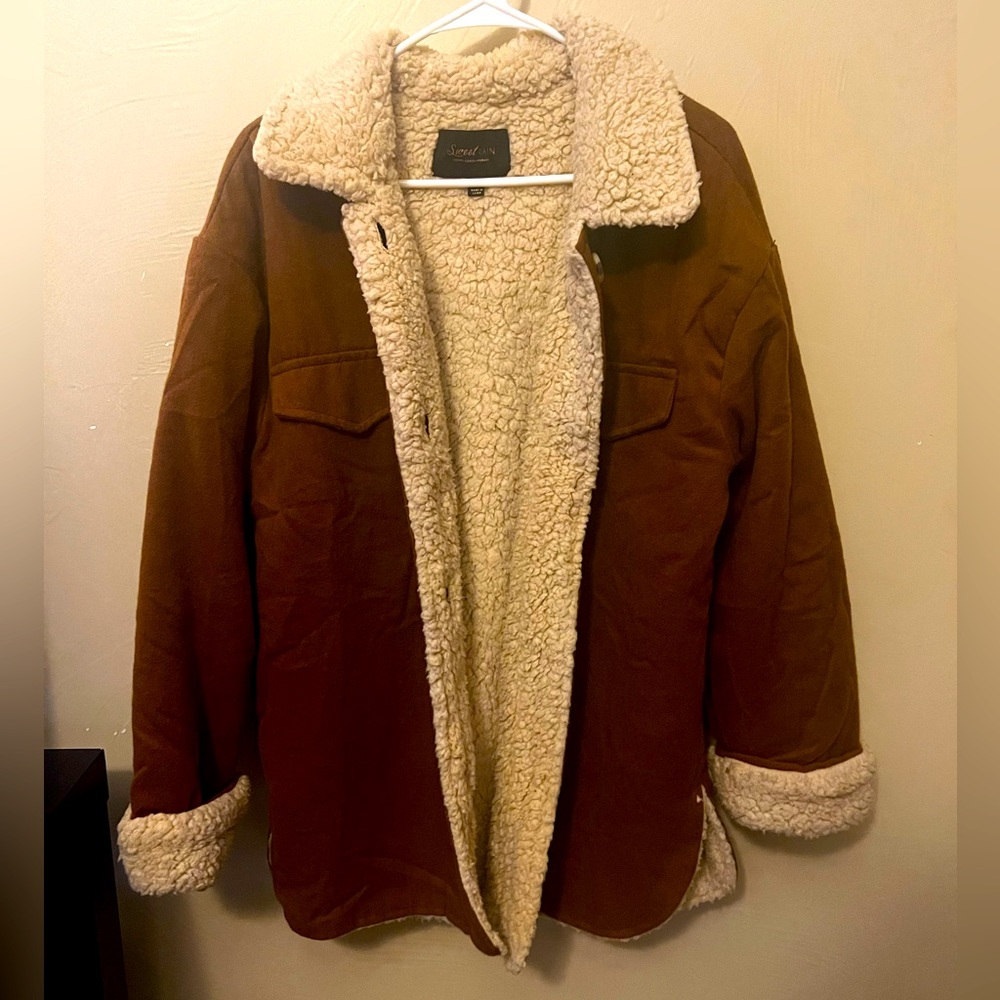 New “sweet rain” Sherpa line coat. size: medium color: brown